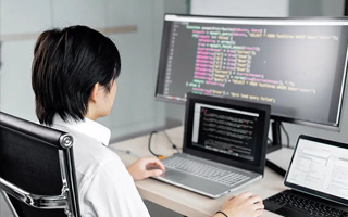 重庆 ,php声明和调用变量的符号是什么？